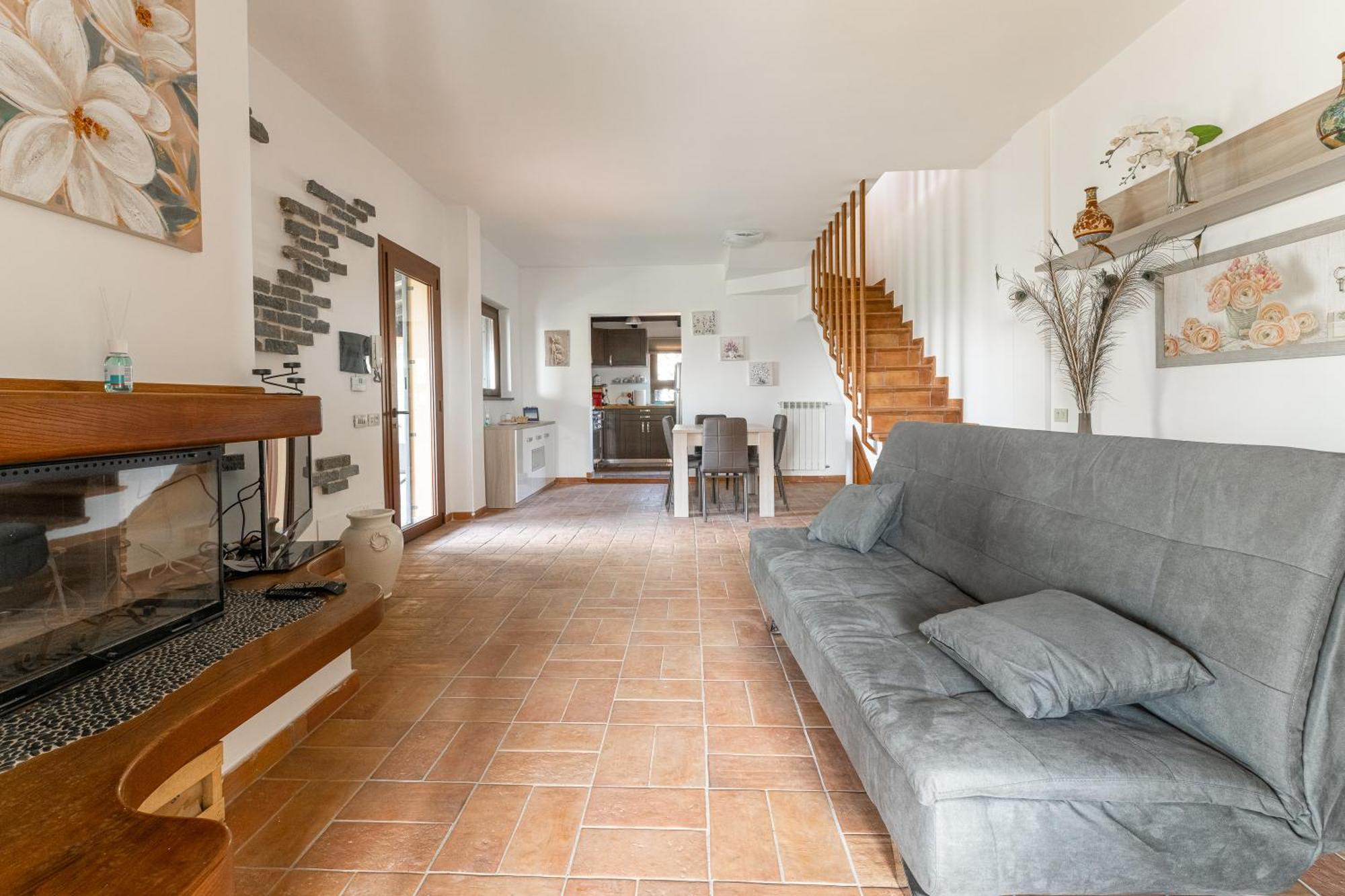 A Casa Di Fio' Villa เตรวินญาโน โรมาโน ภายนอก รูปภาพ